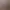 Zonă de luat masa luminoasă cu mese rotunde și scaune colorate. - Zonă de luat masa luminoasă cu mese rotunde și scaune colorate.