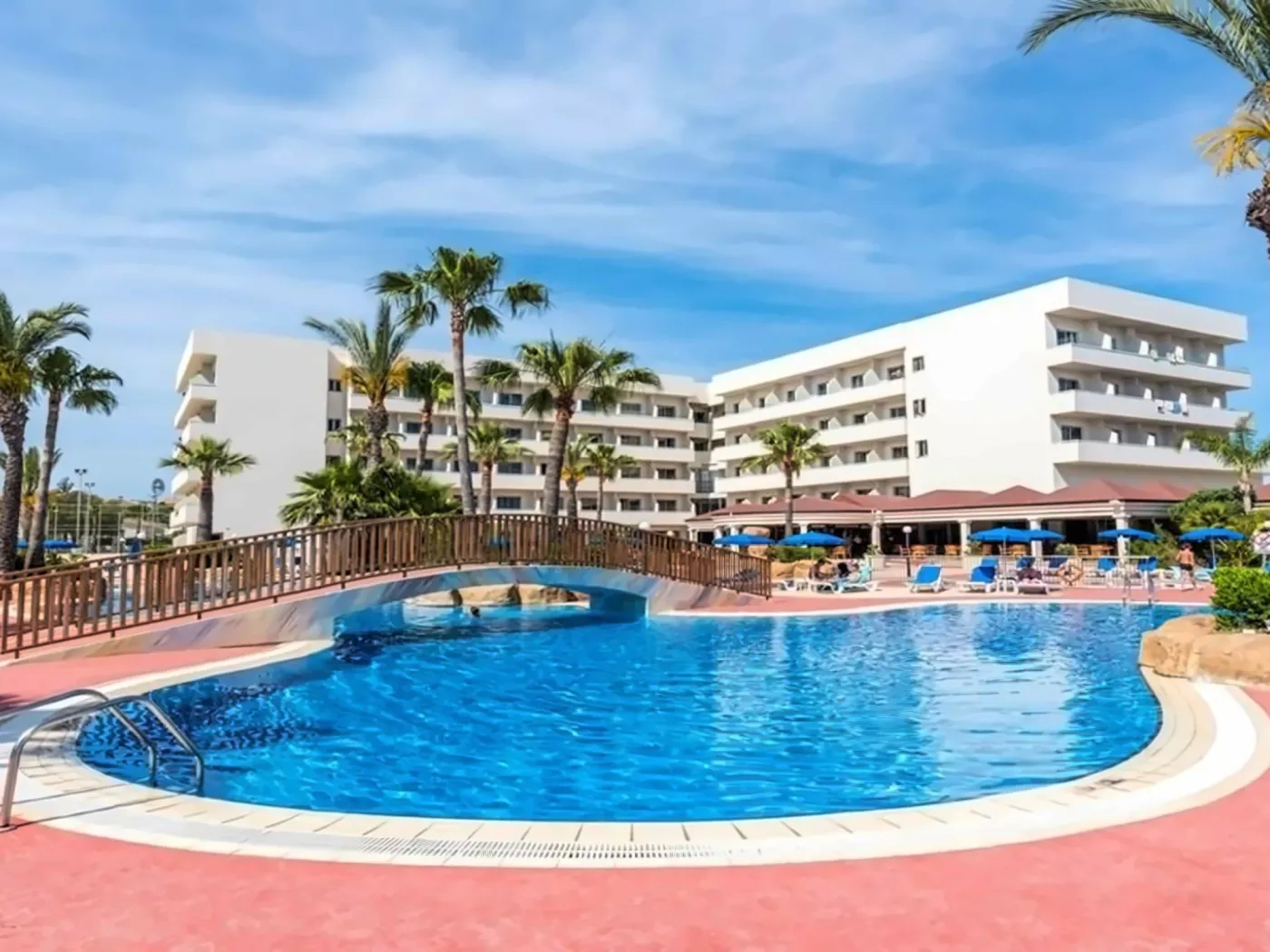 Nissiana Hotel & Bungalows