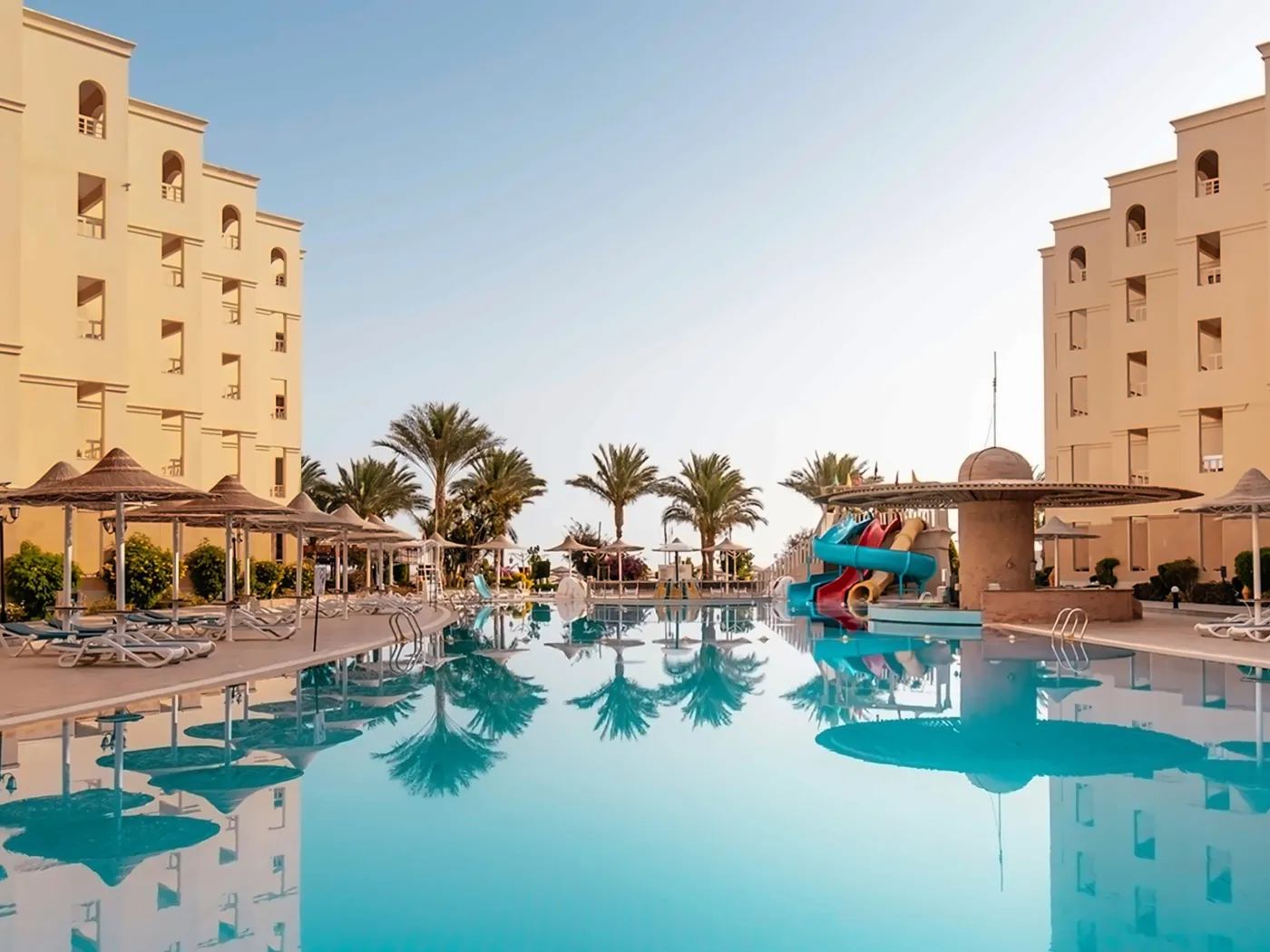 Amc Royal Hotel