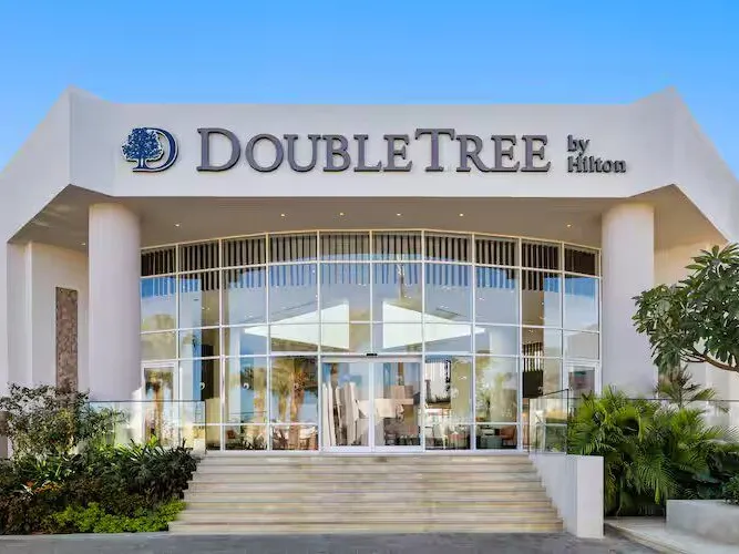 Double Tree By Hilton Sharks Bay Mountain Side