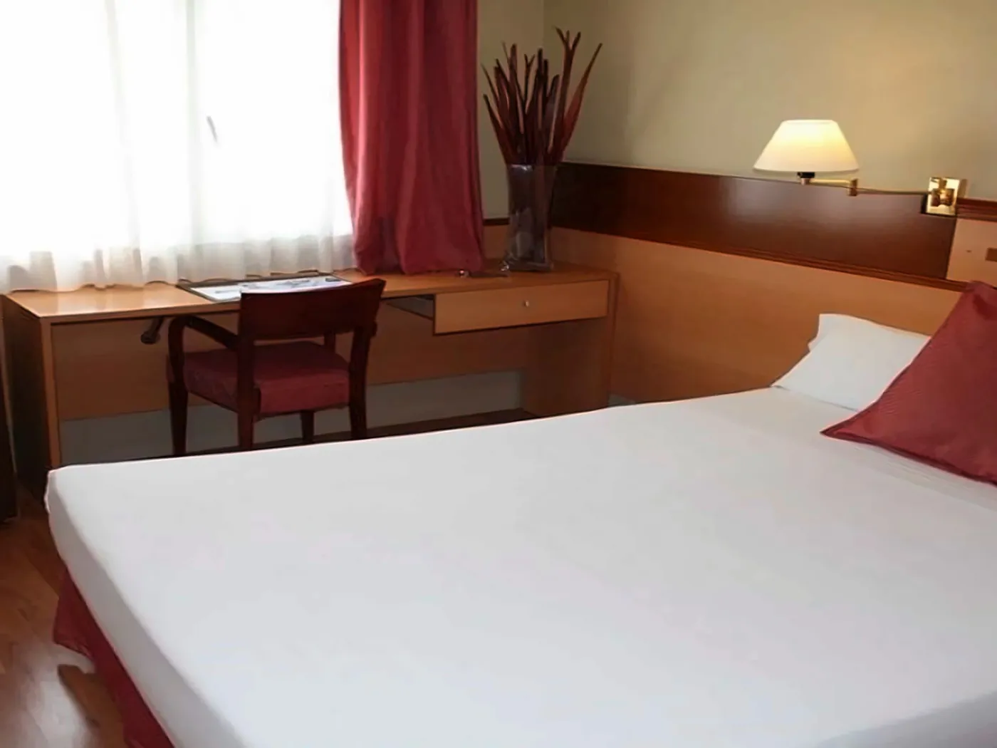 Tres Torres Atiram Hotel