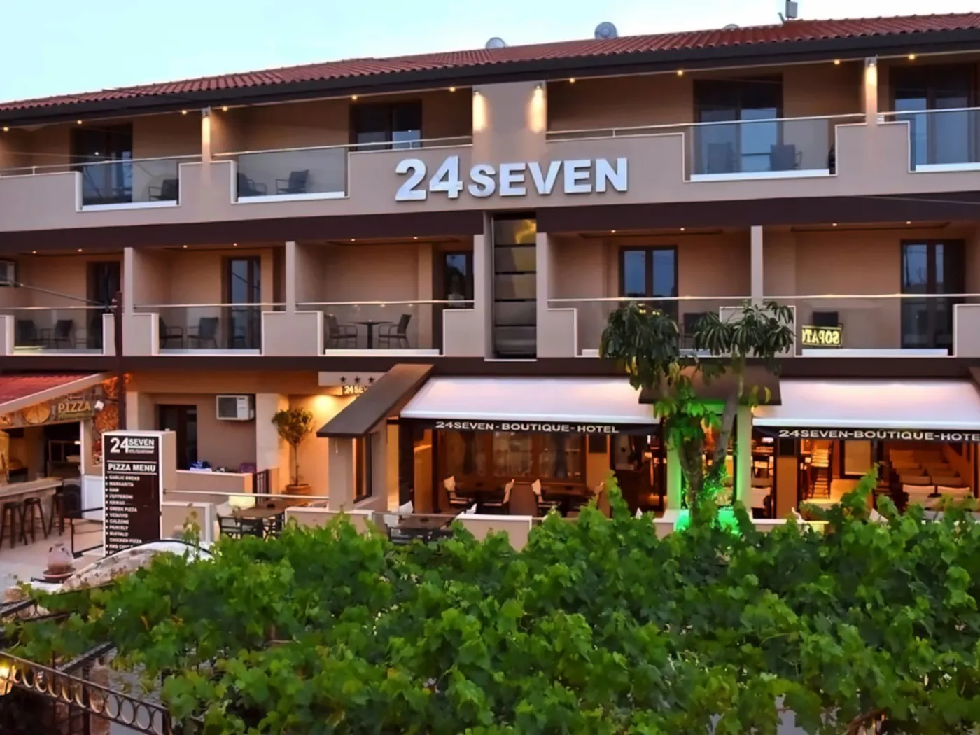 24 Seven Boutique Hotel