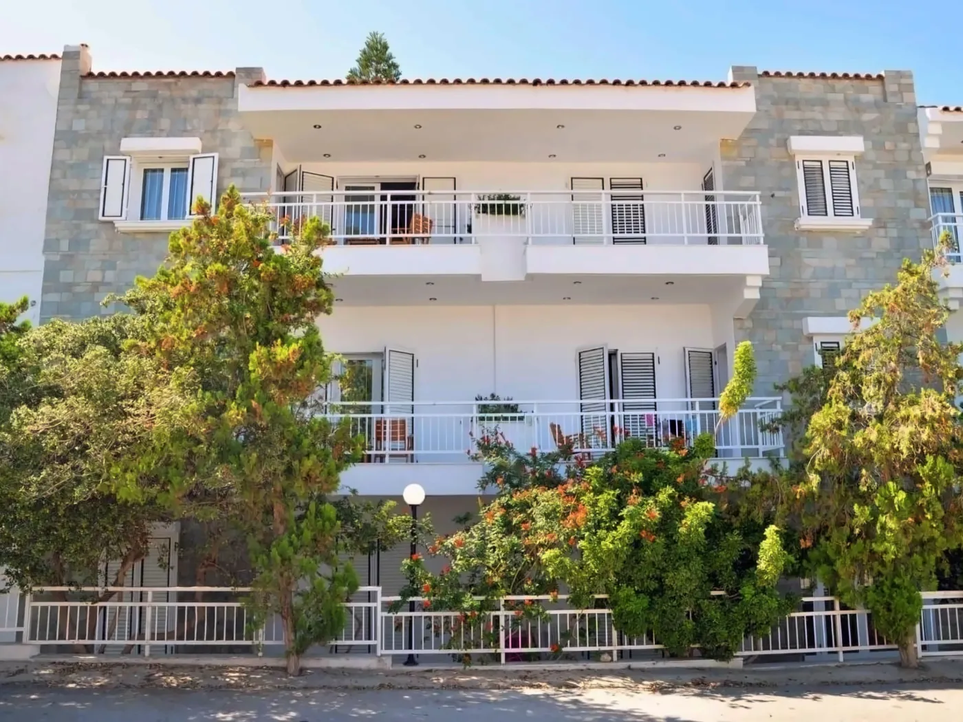 Anna Apartments