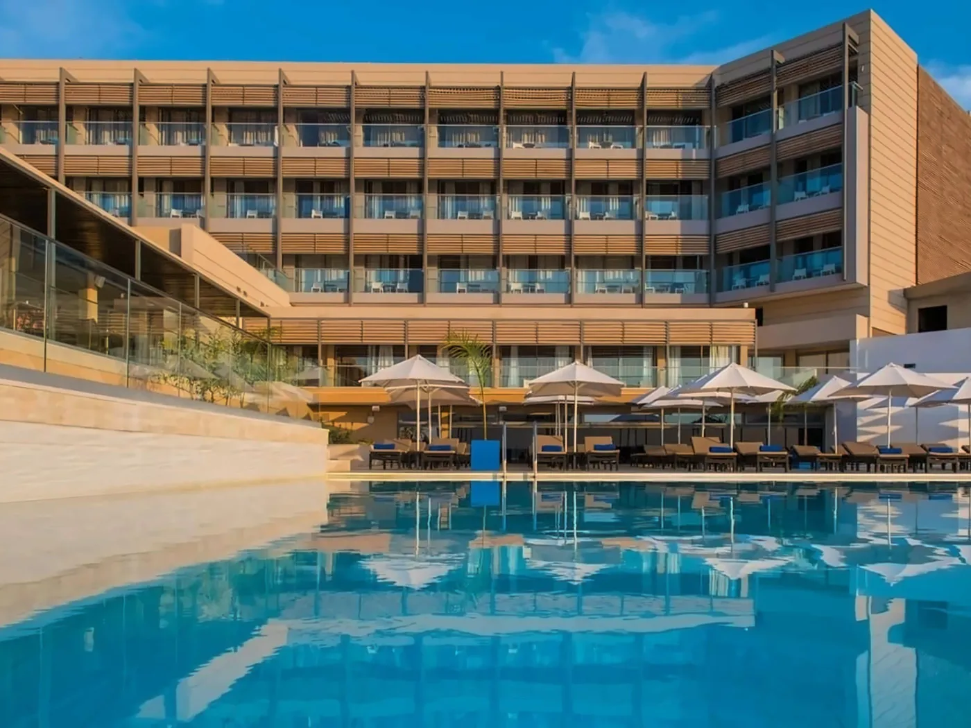 I-resort Beach Hotel & Spa
