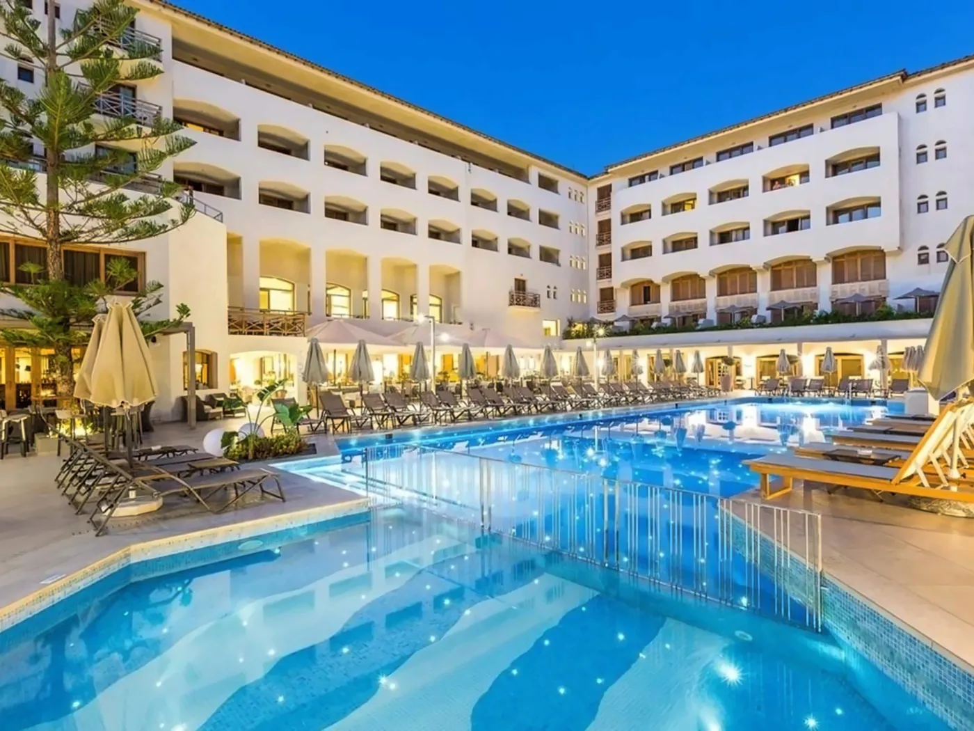 Theartemis Palace Hotel