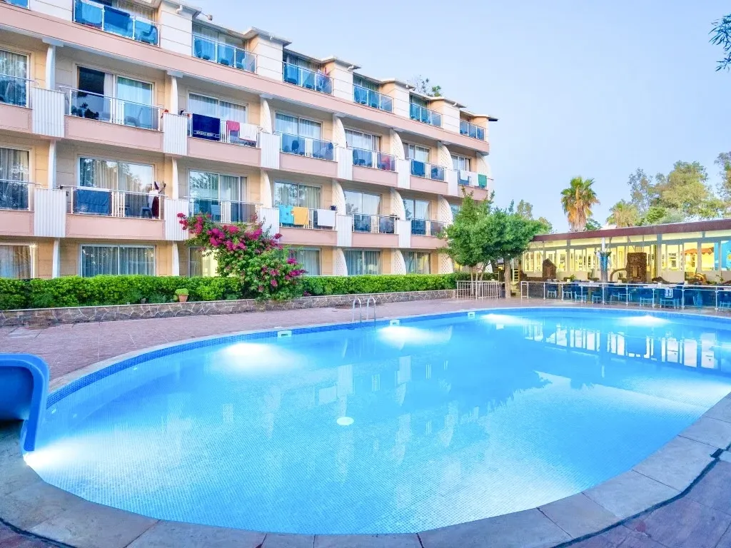 Aperion Beach Hotel
